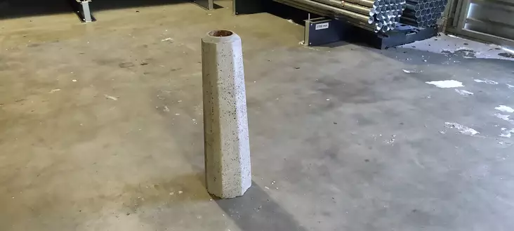 BETONIANTURA 680 mm - Liikennemerkkianturat - 102290 - 1