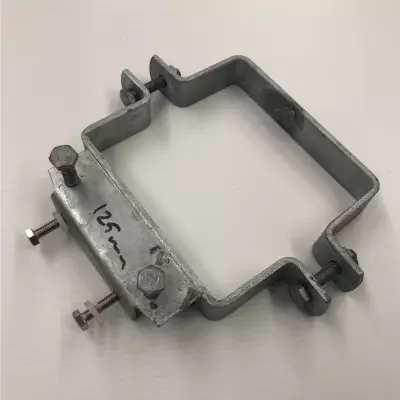 LM-KIINNIKE 125mm NELIÖPUTKELLE - Liikennemerkkien kiinnikkeet - 114021 - 1