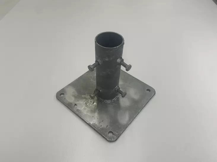 LM- LAIPPA/SEINÄKIINNIKE ISO - Liikennemerkkien kiinnikkeet - 102352 - 1