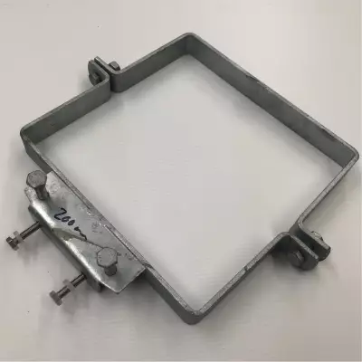 LM-KIINNIKE 200mm NELIÖPUTKELLE - Liikennemerkkien kiinnikkeet - 114023 - 1