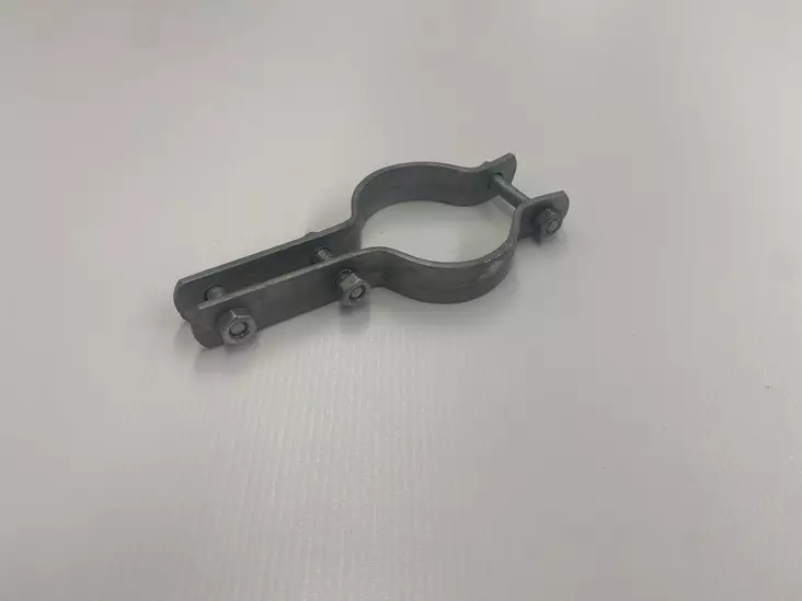 VIITTAKIINNIKE 60 mm - Liikennemerkkien kiinnikkeet - 102338 - 2